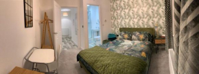 Peterborough City Center Rooms With Free Private Parking, Peterborough